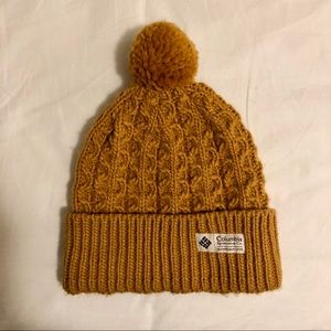 Columbia Pom Pom beanie, never worn.